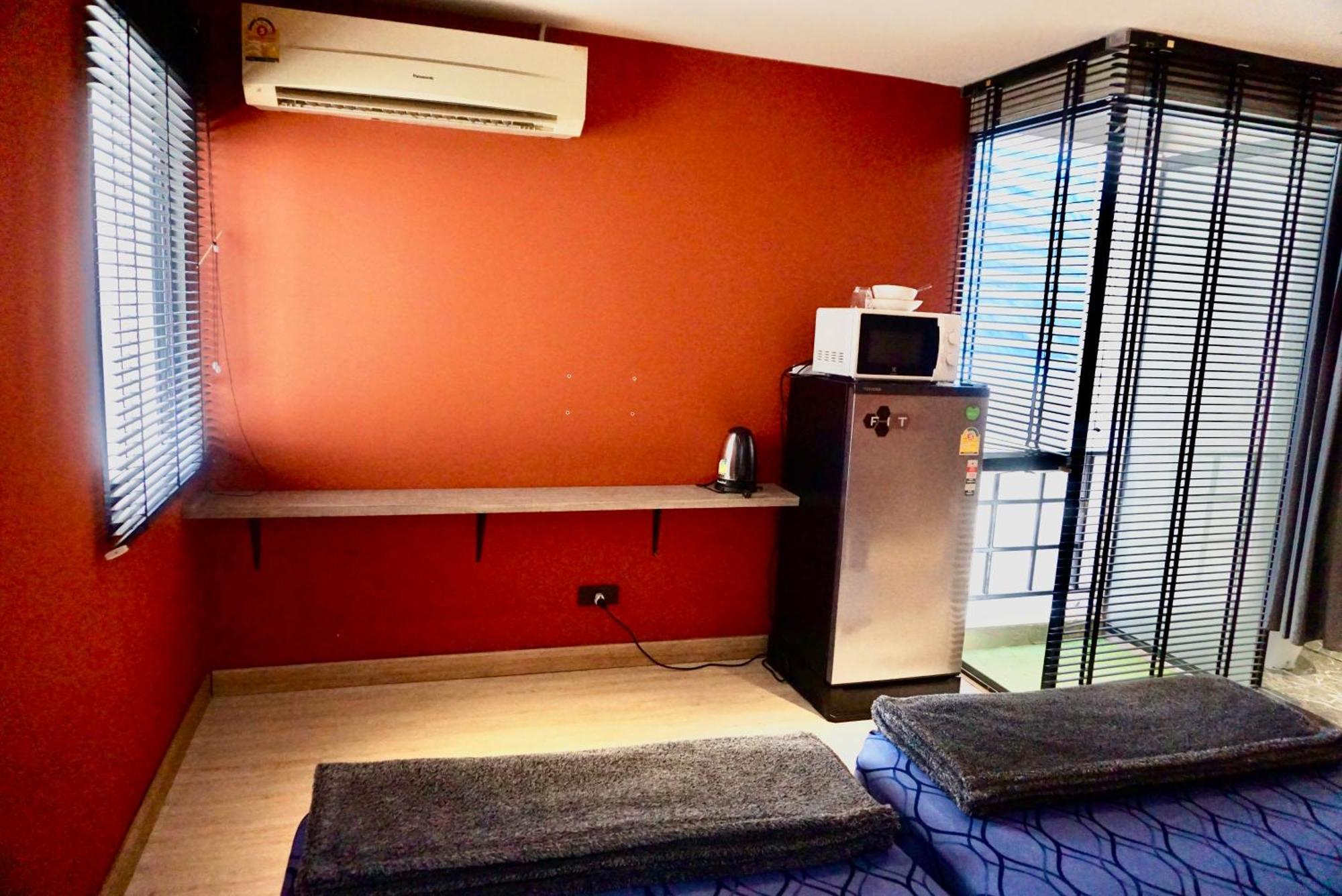 Silom Soi 3 Hash Apartment Hip And Funky With Rooftop View Bangkok Buitenkant foto