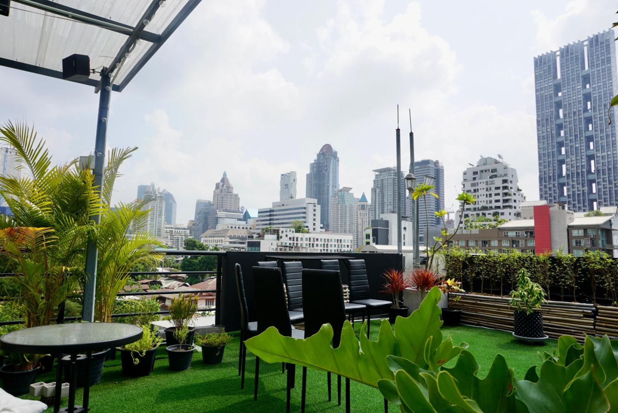 Silom Soi 3 Hash Apartment Hip And Funky With Rooftop View Bangkok Buitenkant foto